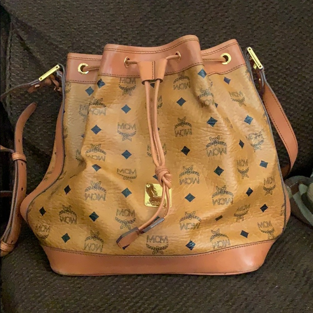 Mcm bucket bag